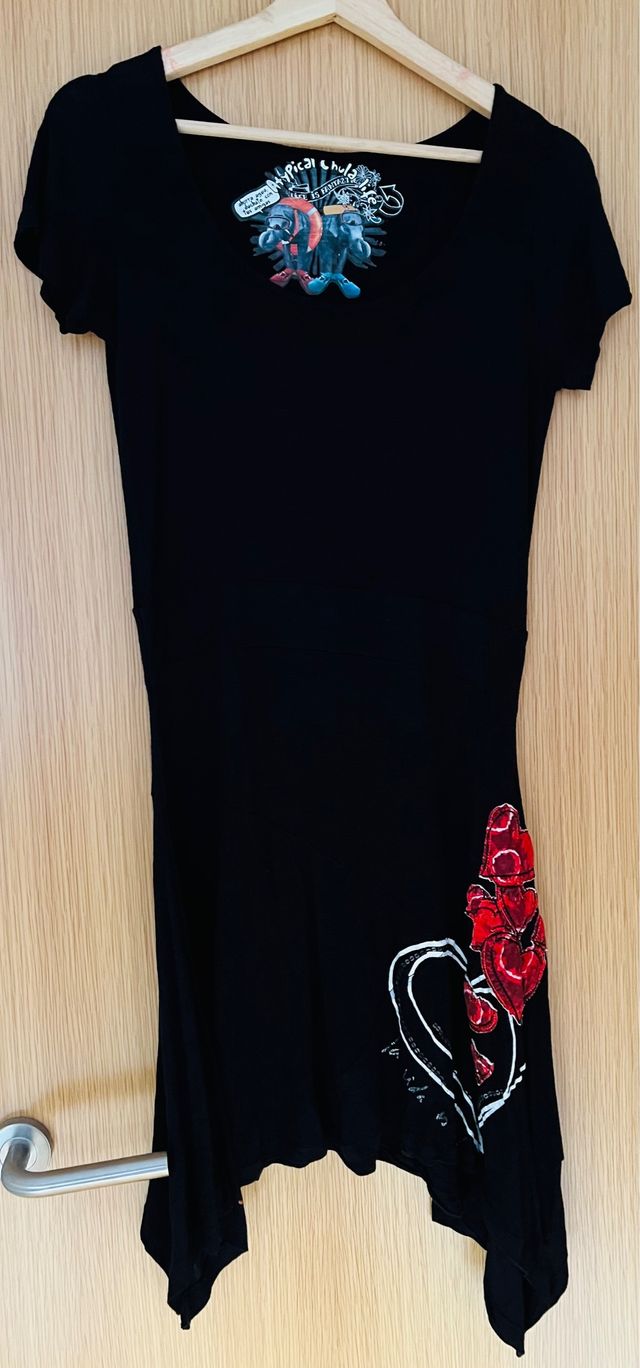 Vestido de manga corta marca Desigual talla M.