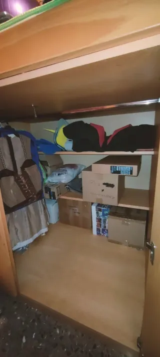 Habitación juvenil con gran almacenaje