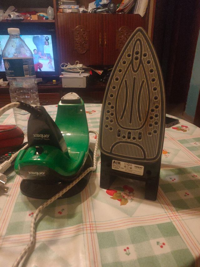 Plancha Air vapore con base xsquo useful tech