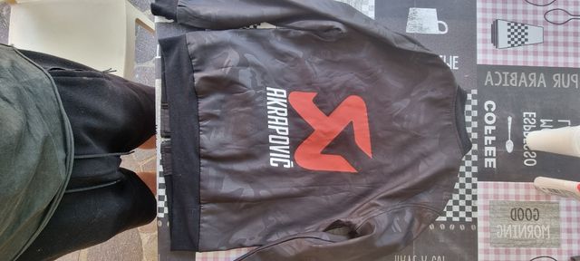 Giacca akrapovic