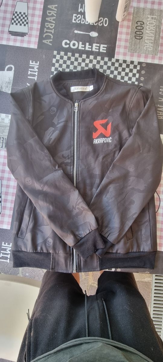 Giacca akrapovic