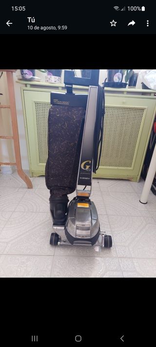 Aspiradora Kirby y accesorios