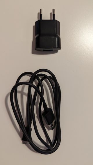Cargador móvil microUSB