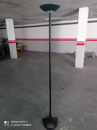 lampara de pie negra