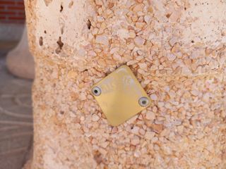 Mesa de Piedra y Bancos Jardín