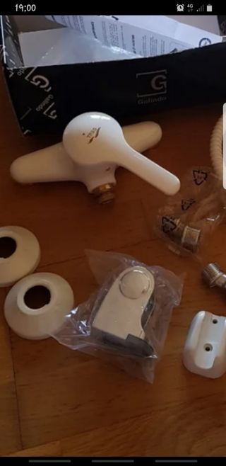 Grifo de ducha 1 salida, marca 'TRES'