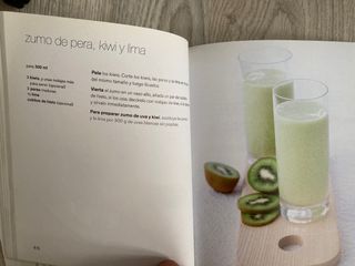 Licuadora Taurus Liquafruits Pro. Regalo libro.