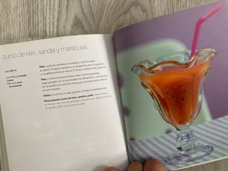 Licuadora Taurus Liquafruits Pro. Regalo libro.