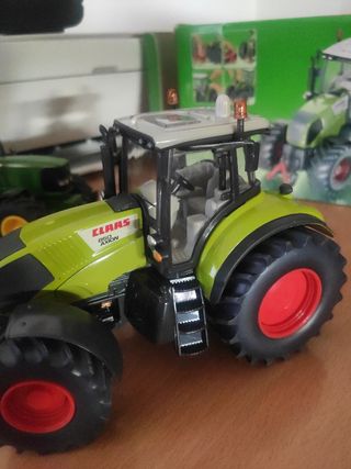 Tractor claas axion