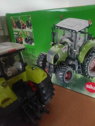 Tractor claas axion