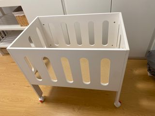 mini cuna blanca madera y colchón tengo 2 unidades