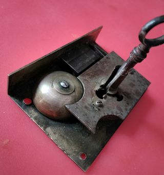 CERRADURA CON ALARMA ANTIGUA