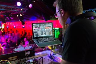 Servicio de Dj y Discomovil Para Fiestas