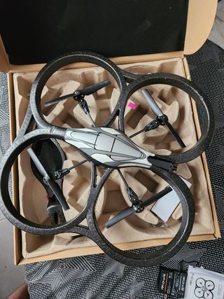 AR DRON PARROT 2.0 Iphone ,dos baterías nuevo.