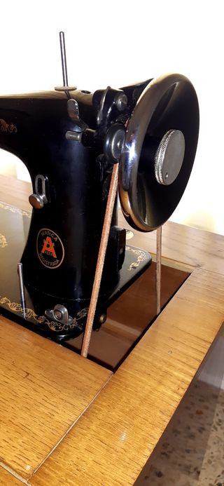 Maquina de coser Alpha 1957