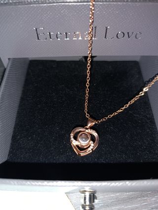 Rosa Eterna y cadena de plata