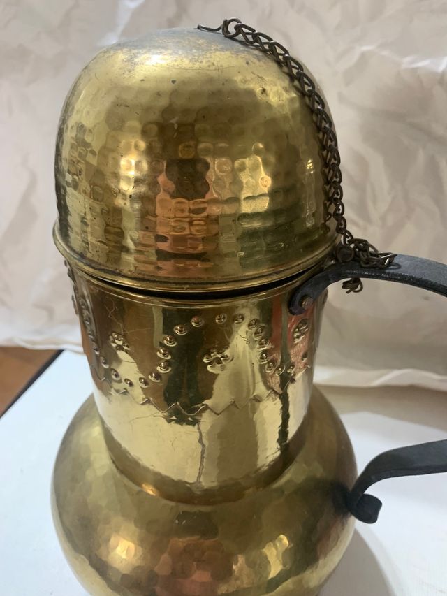 Jarron laton dorado decorado