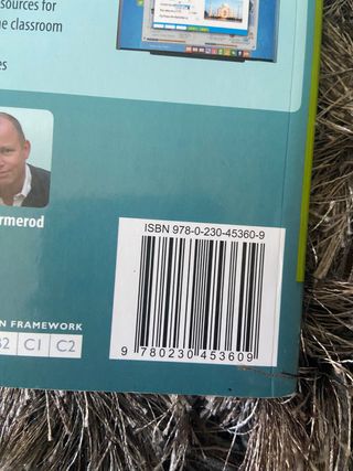 6prim Tiger Tracks ISBN 978-0-230-45360-9