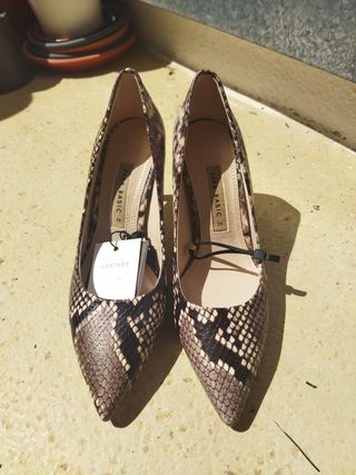 Zapatos de tacón grises talla 35