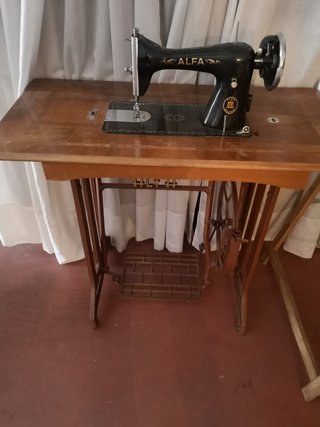 Máquina de coser Alfa