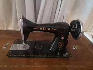 Máquina de coser Alfa