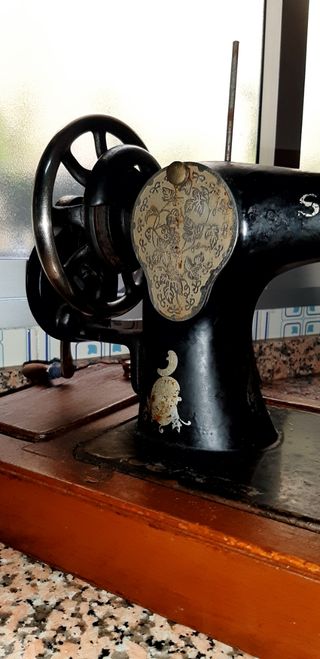 Máquina de coser antigua