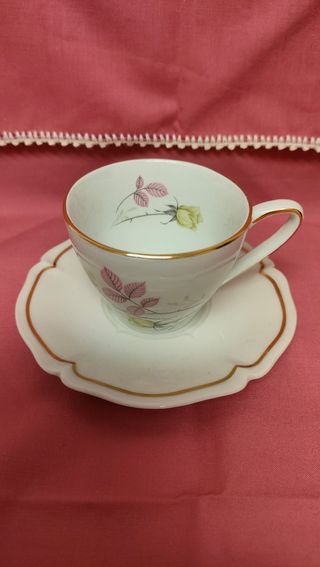 Tacita de porcelana antigua