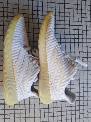 Zapatillas Adidas Sobakov blancas