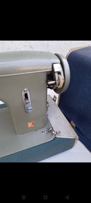 Macchina da cucire elettrica vintage