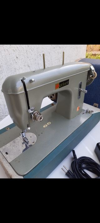 Macchina da cucire elettrica vintage