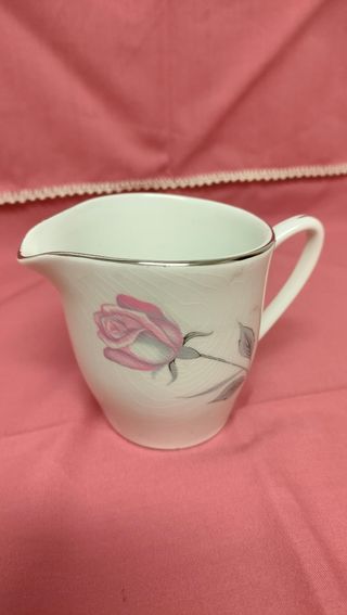 Lechera de porcelana