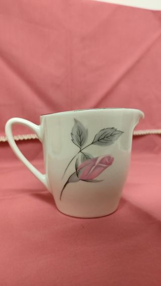 Lechera de porcelana