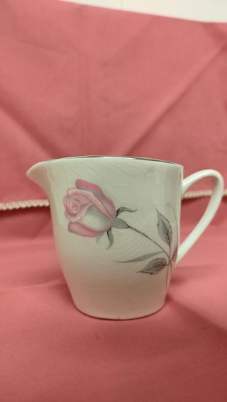 Lechera de porcelana