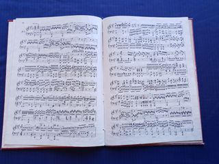 ANTIGUO LIBRO DE PARTITURAS DE HAYDN