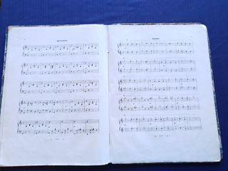 ANTIGUO LIBRO DE PARTITURAS DE BONAMICI