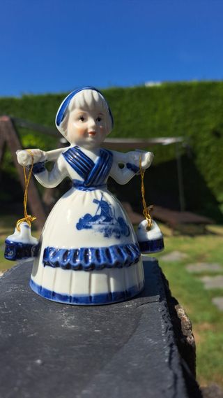 Holandesa Con Cantaros Campana Cerámica Delf