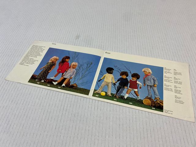CATALOGO DI BAMBOLE SASHA DOLLS DELL'ANNO 75