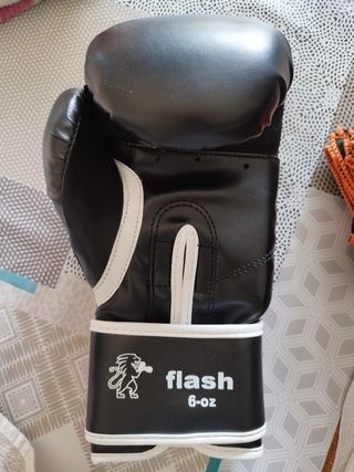 Guantes de box de 6 oz para mujer o infantil.
