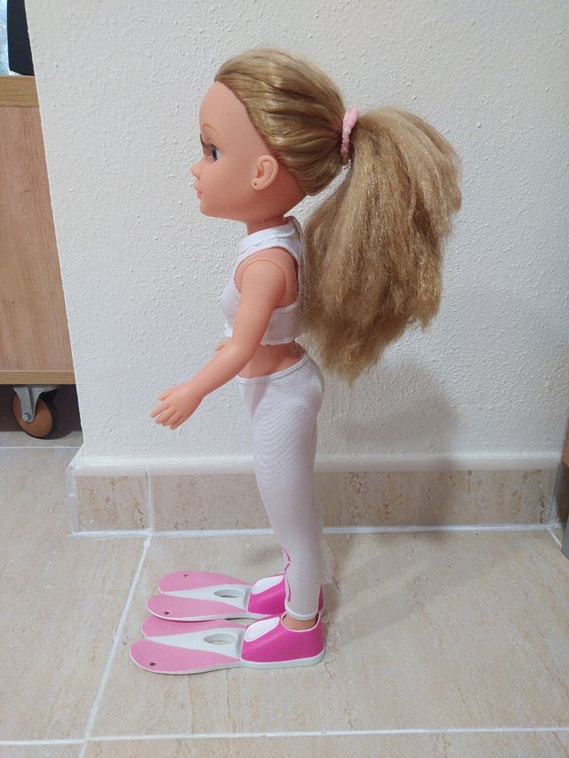 MUÑECA NANCY NADADORA