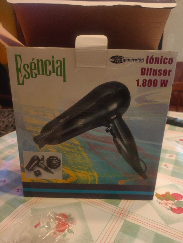 Secador pelo esencial iónico 1800W nuevo