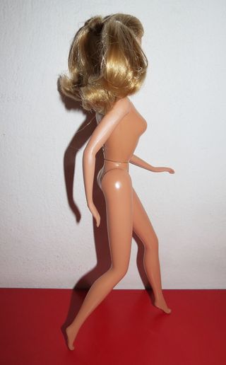 Barbie Fun to Dress 1987