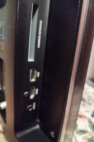 TV PHILIPS DE 21 PULGADAS PARA PARED