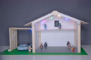 Casa de madera preciosa y enorme.