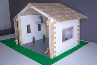 Casa de madera preciosa y enorme.