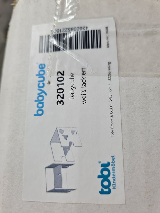 Babycube. Cubo, escritorio, silla.... EN BLANCO