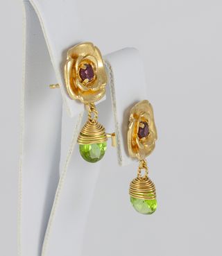 Pendientes Tous en oro amarillo 18k con piedras na