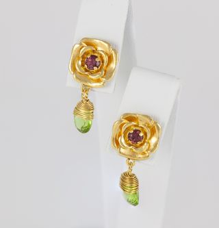Pendientes Tous en oro amarillo 18k con piedras na