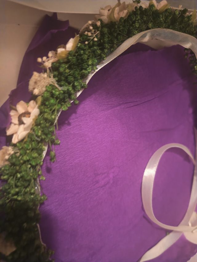 Diadema hecha amamos flores secas