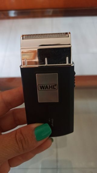 Afeitadora eléctrica de viaje.