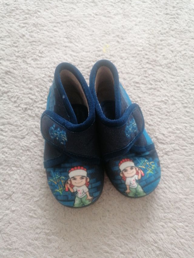 Zapatillas casa T25